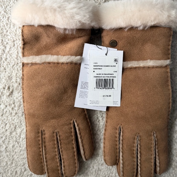 NWT UGG Turn Cuff Glove in Chestnut - Picture 1 of 2